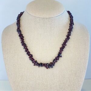 Vintage Garnet Chip Bead Necklace Natural Stone Gold Tone Mid Century Barrel